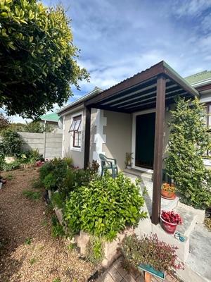 House For Rent in Milkwood Park, Cape Town