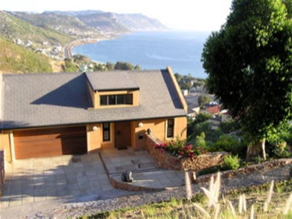 House For Sale in Simonstown, Cape Town
