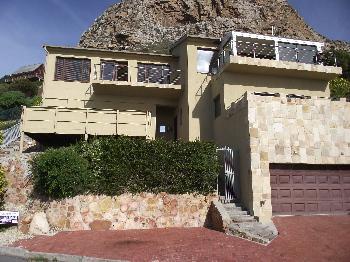 House For Sale in Fish Hoek, Cape Town