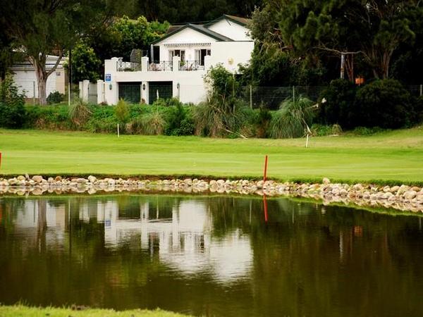 House For Sale in Clovelly, Cape Town