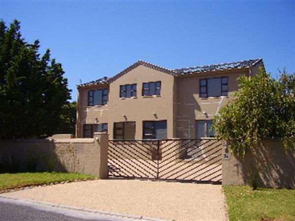 House For Sale in Capri, Cape Town