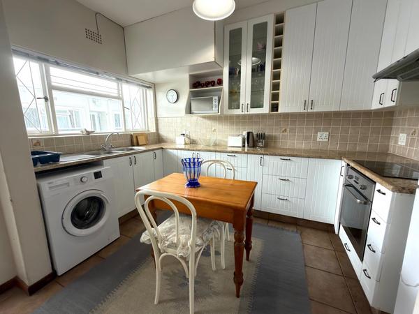 Apartment / Flat For Rent in Fish Hoek, Cape Town